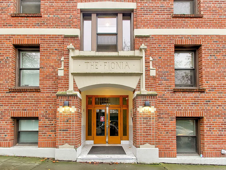 Fionia Apartments — Photo 8