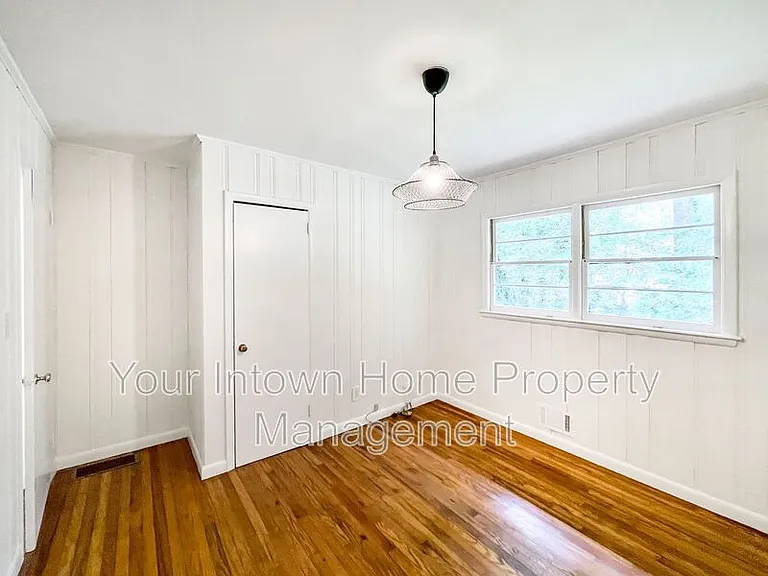1597 Stanford Way — Photo 17