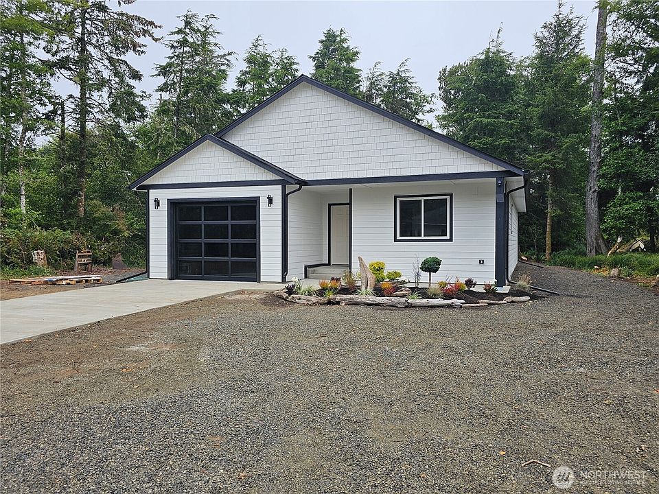 2nd image of 502 Chinook Avenue SE