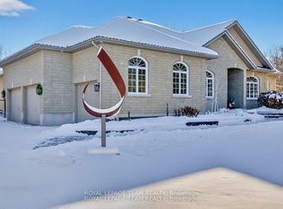 6196 Elkwood Dr, Ottawa, ON K4P 1M9