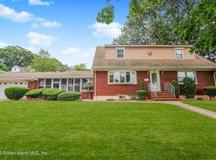 1 Macfarland Ave, Staten Island, NY 10305