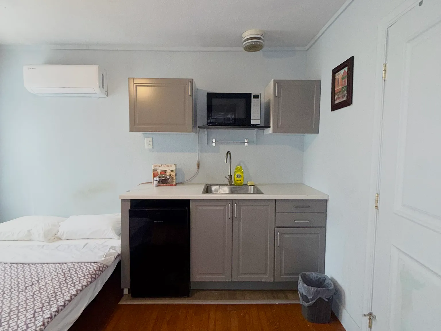 1 bed, 250 sqft, $1,200 — Photo 2