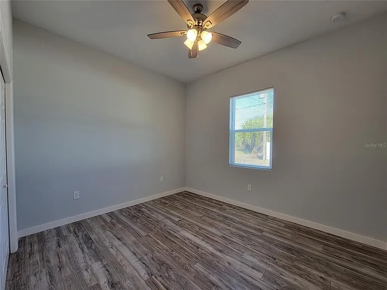2646 Logsdon St — Photo 17