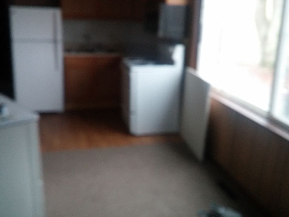 2nd image of 214 E Silver St