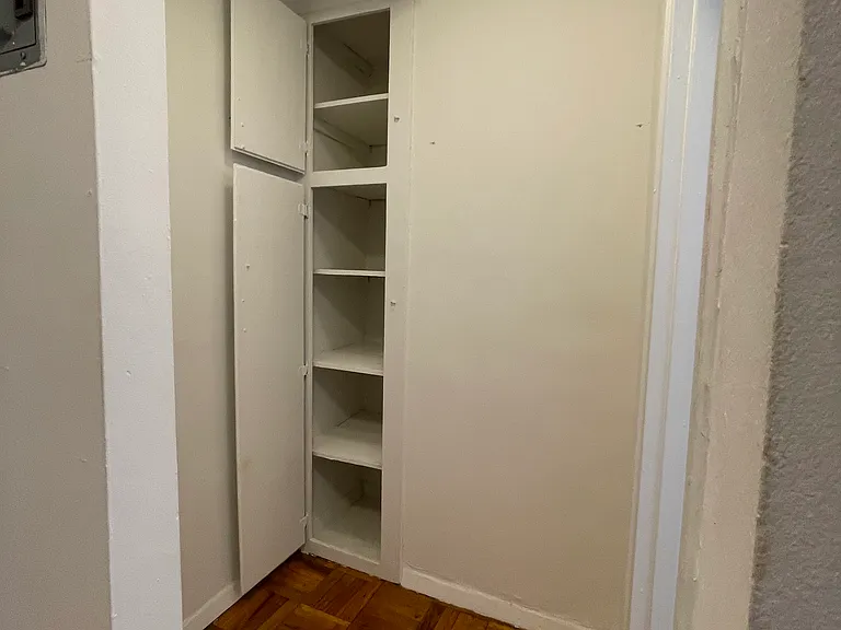 27 E 13th St #2K — Photo 5