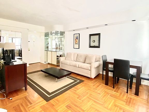 3rd image of 210 E 47th St #10BB