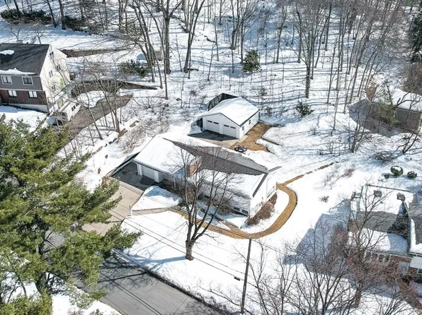 12 Thornberry Rd, Winchester, MA 01890