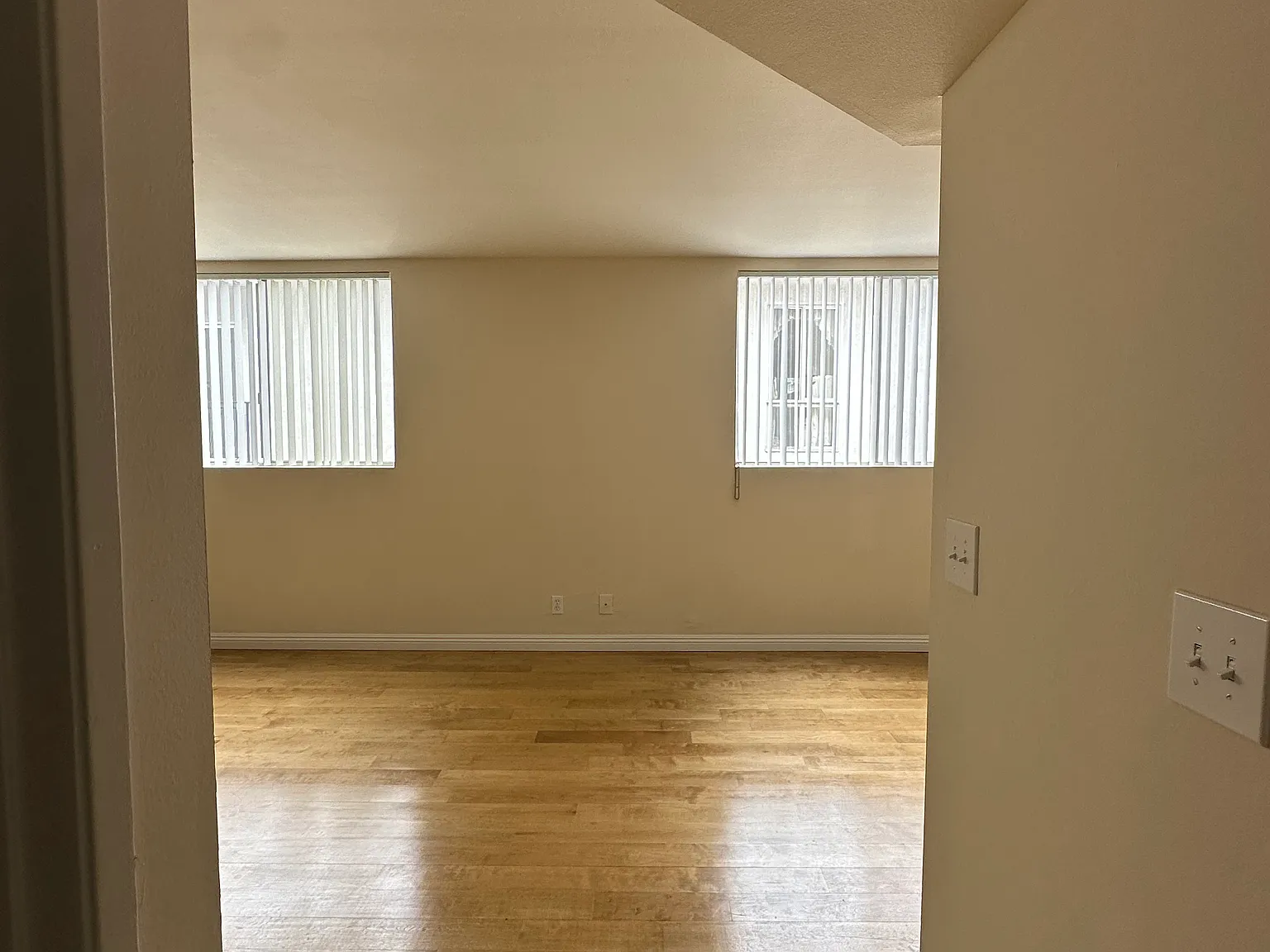 2 bed, 2.5 bath, 1100 sqft, $3,195 — Photo 3