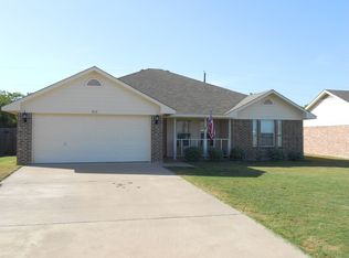 215 Broken Arrow Dr, Waco, TX 76705