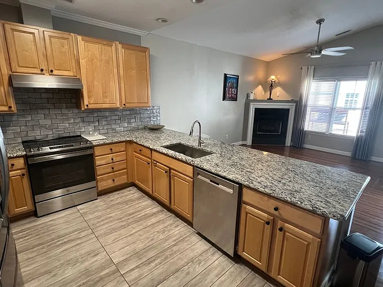 50307 Governors Dr — Photo 6