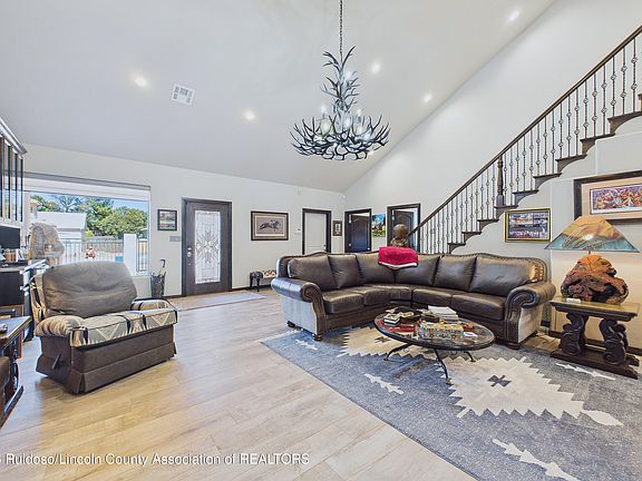 5th image of 111 Tuscan Dr