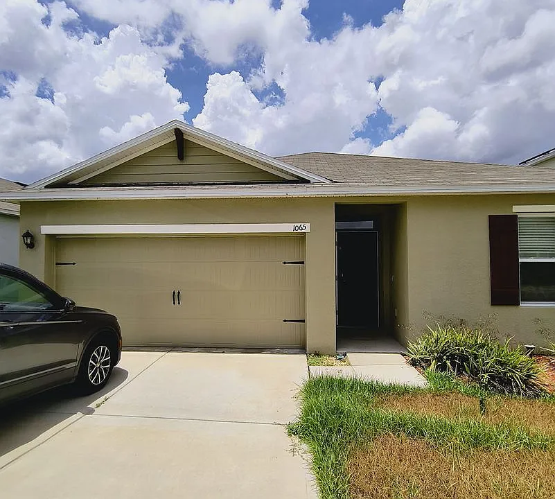 1065 Cambridge Dr