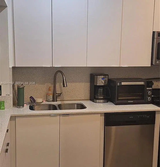 437 Swan Ave — Photo 32