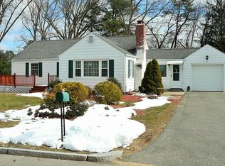 87 Winding Ln, Springfield, MA 01118