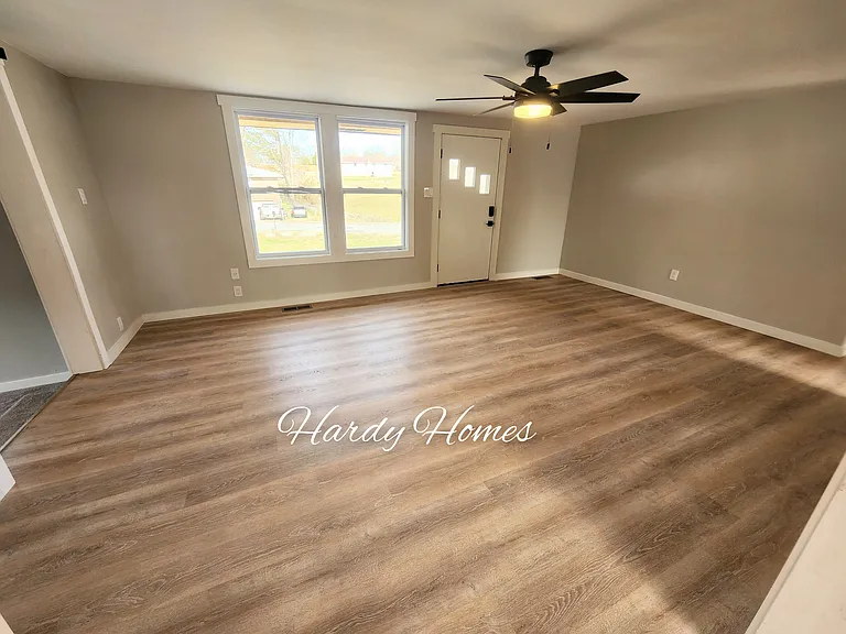 34 Eclipse St — Photo 6