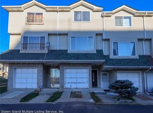 17 Courtney Loop, Staten Island, NY 10305