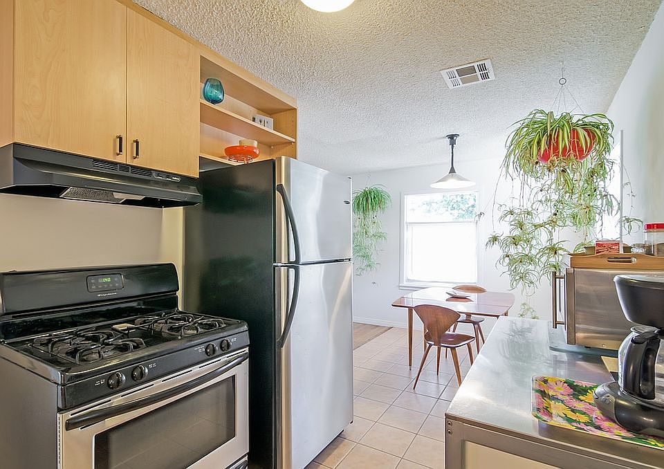 1st image of 6557 Alcove Ave