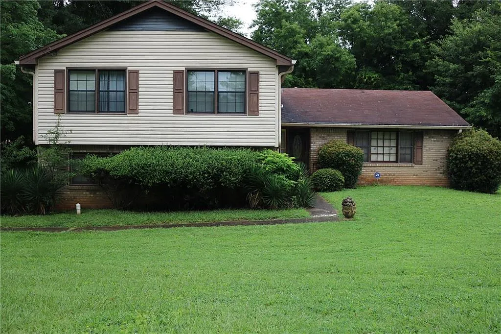 2396 Sandgate Rd photo 1