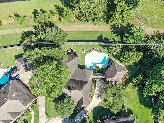 3rd image of 18810 Kentucky Derby Cir