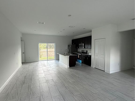 4th image of 2885 W Redgate Dr