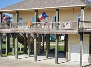 978 S Redfish St, Crystal Beach, TX 77650