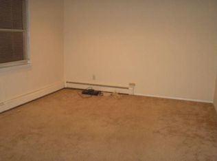 24 Hill Rd OFC BERRY, Syosset, NY 11773