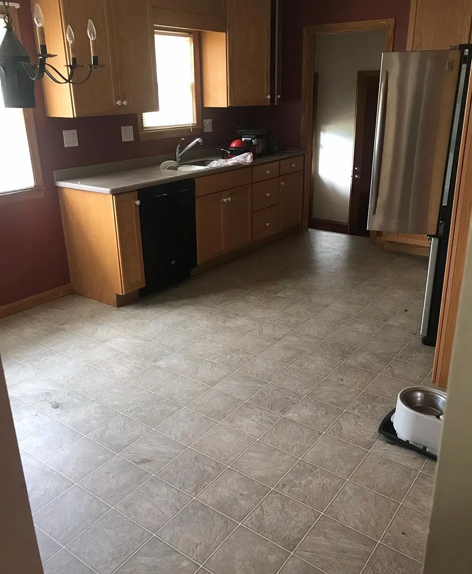 1021 E Maple St — Photo 4