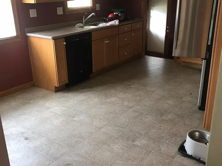 1021 E Maple St — Photo 4