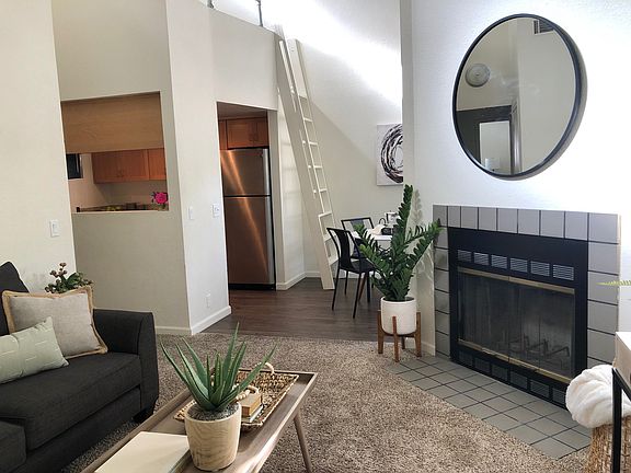 3rd image of 1017 Southwood Dr APT D