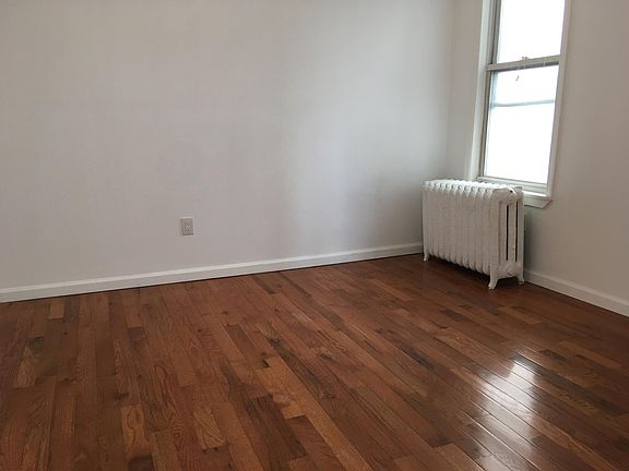 5th image of 671 Dawson St #1