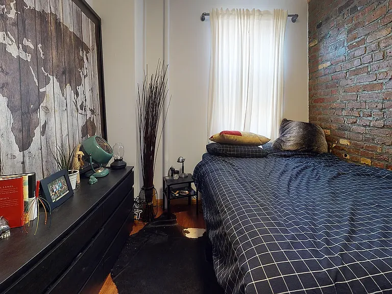 520 E 11th St #22 — Photo 4