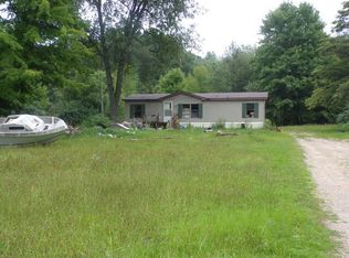 4976 N Maple Island Rd, Hesperia, MI 49421