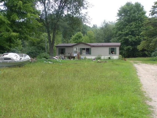4976 N Maple Island Rd, Hesperia, MI 49421