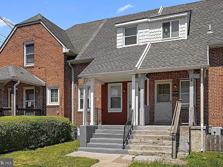251 Ridge Rd — Photo 2