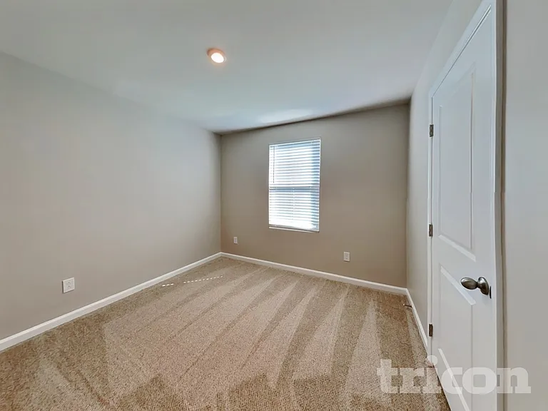 886 Purcell Dr — Photo 10