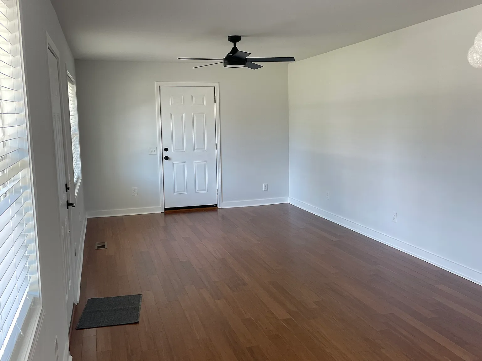 3 bed, 1080 sqft, $1,650 — Photo 4
