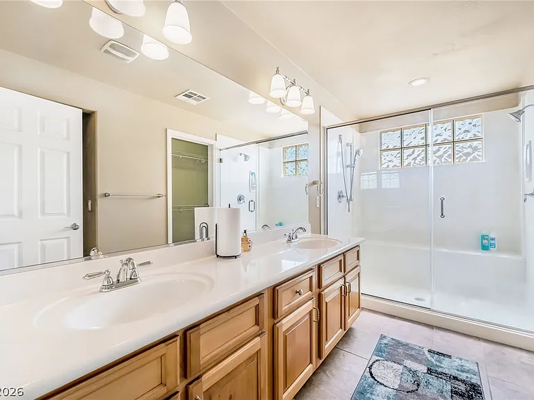 6877 Philharmonic Ave — Photo 17