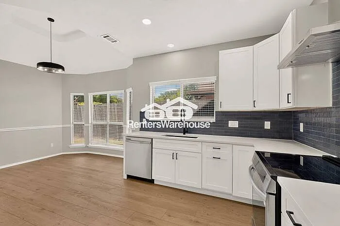 619 Ridgemont Dr — Photo 16