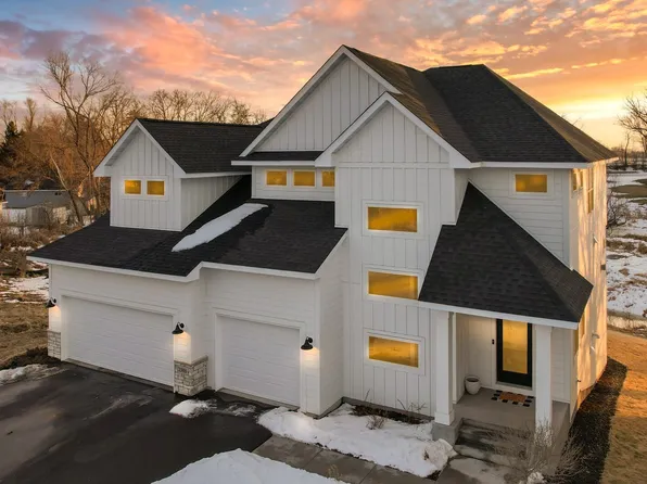 2388 Laurie Ct, Saint Paul, MN 55113