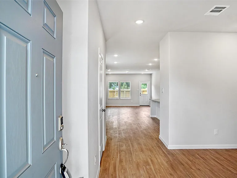 16505 Opportunity Way — Photo 2