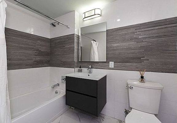3rd image of 125 Erasmus St #4I
