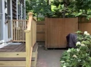 551 Green St APT 5, Cambridge, MA 02139