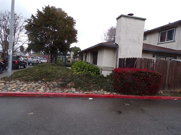 3rd image of 1910 Aletha Ln APT 4