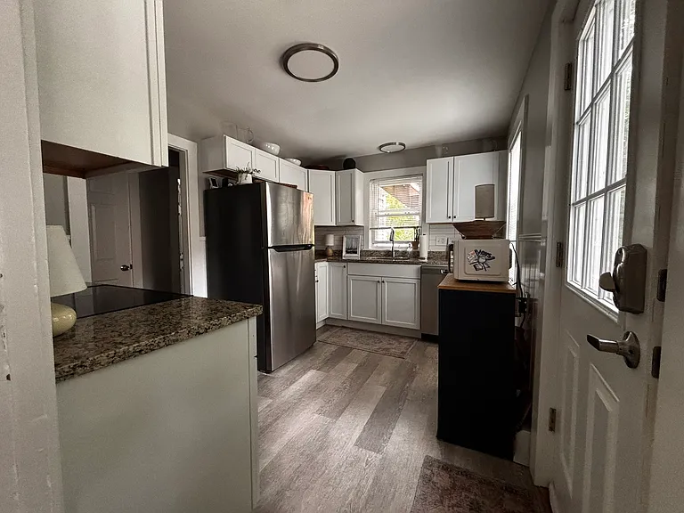 47 Laurel St #1 — Photo 7