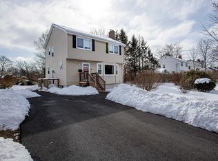 38 Lawson Ave, Dartmouth, NS B2W 2Z3