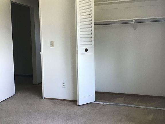 3rd image of 1119 G St APT 9