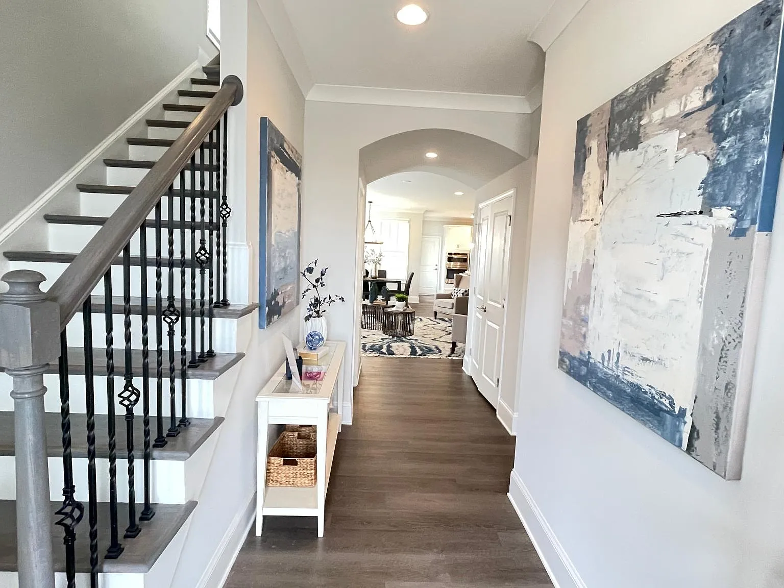 3 bed, 2.5 bath, 1955 sqft, $2,600 — Photo 3