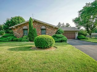 590 Betsy Ross Ln, Rockton, IL 61072