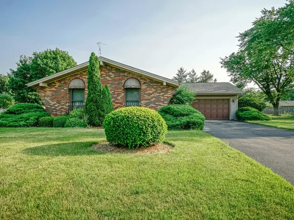 590 Betsy Ross Ln, Rockton, IL 61072