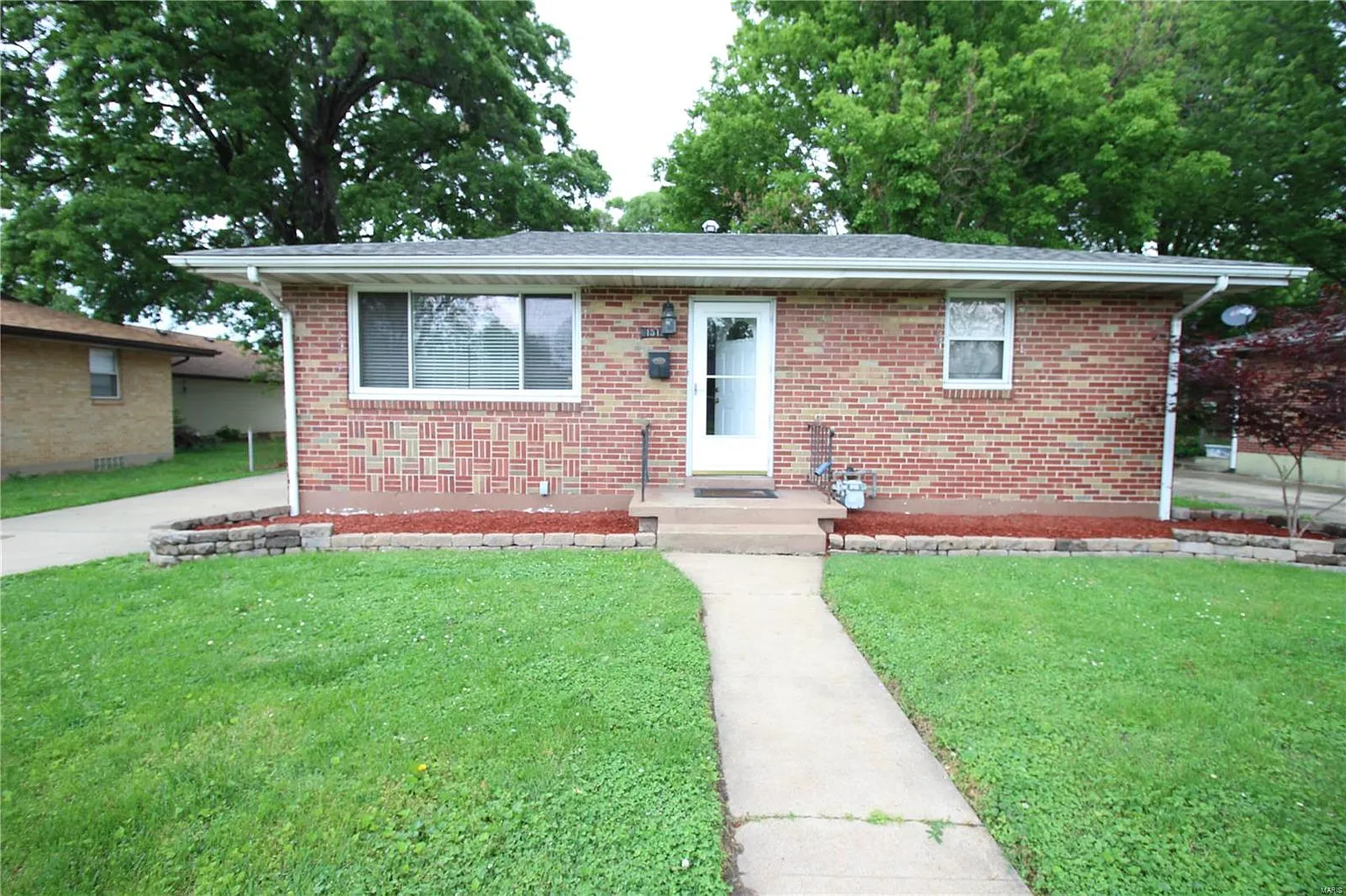 1513 Joy Ave photo 1